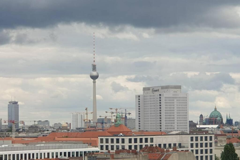 Studio Apartment Uber Den Wolken Berlino Esterno foto