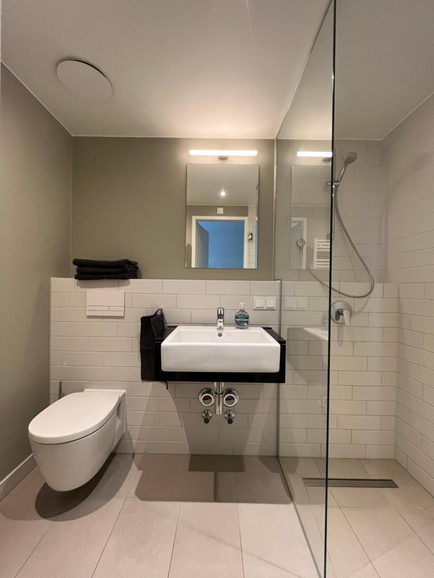 Studio Apartment Uber Den Wolken Berlino Esterno foto